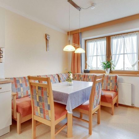 Quaint Apartment In Hainzenberg Near Horbergbahn Exterior photo