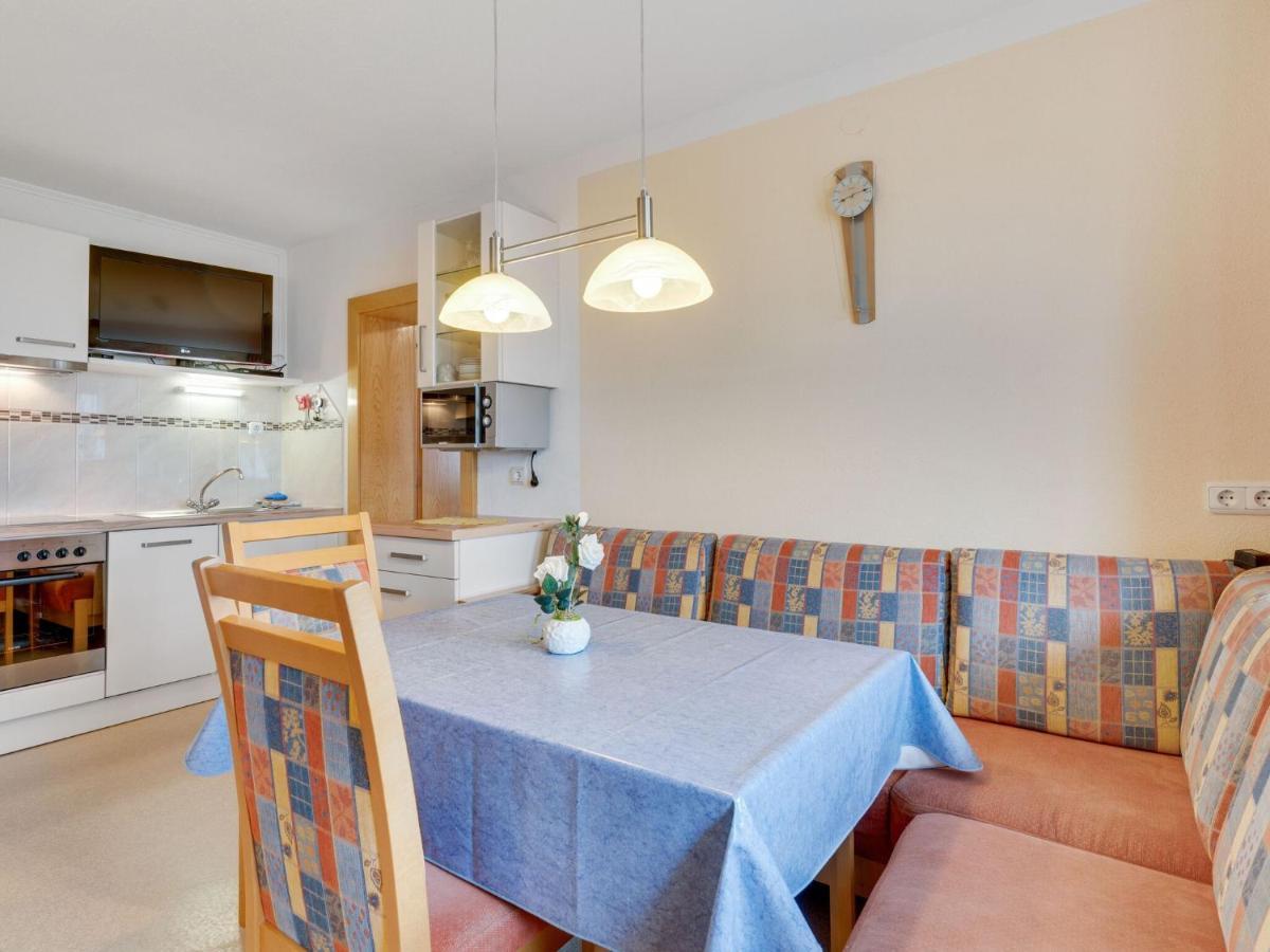 Quaint Apartment In Hainzenberg Near Horbergbahn Exterior photo